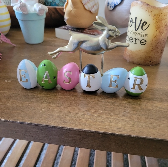 Says easter - Picture 1 of 1